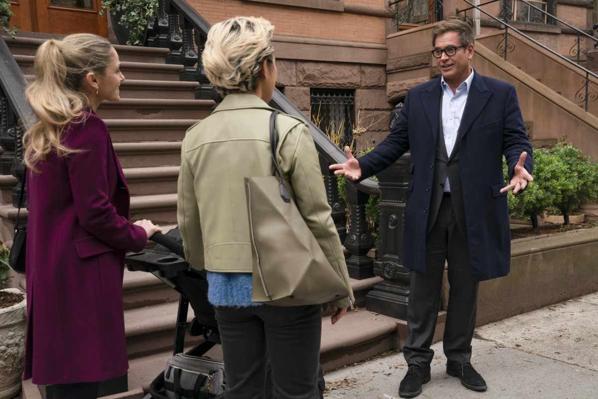 BULL Season 6 Episode 20 “The Envelope, Please” – Bull breaks under the stress he’s been under for months when a mysterious delivery causes him to blackout for hours, leaving him with no memory of his movements, on the CBS Original series BULL, Thursday, May 12 (10:00-11:00 PM, ET/PT) on the CBS Television Network and available to stream live and on demand on Paramount+.* Pictured: Jenny Strassburg as Andrea, Nancy Ma as Lynn, Michael Weatherly as Dr. Jason Bull. Photo: Patrick Harbron/CBS ©2022 CBS Broadcasting, Inc. All Rights Reserved.